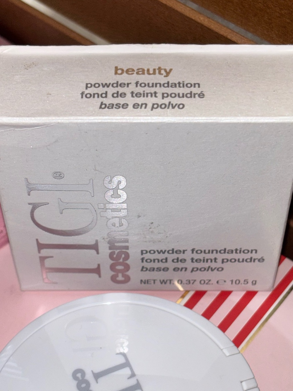 TIGI Cosmetics Powder Foundation - Picture 3 of 5
